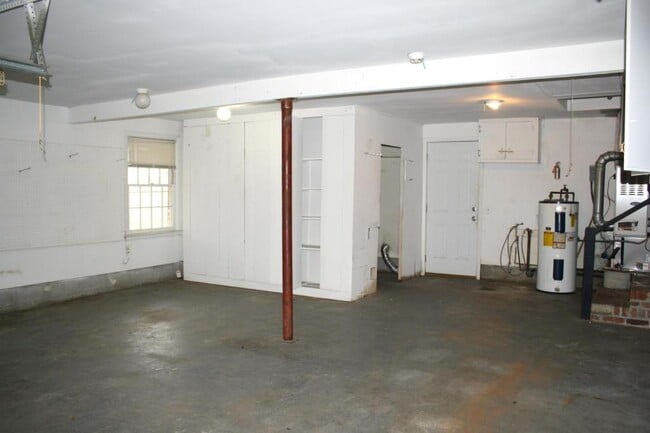 Building Photo - 306 Susan Dr