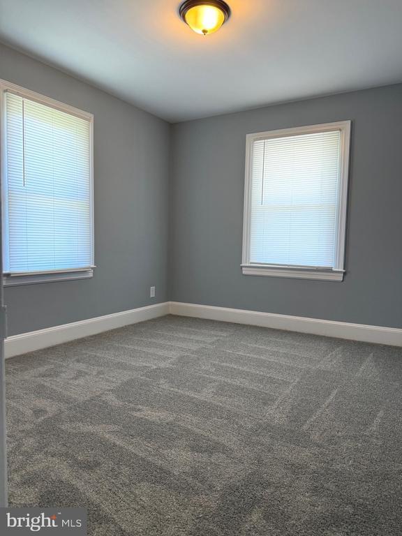 Building Photo - 129 Hillcrest Dr