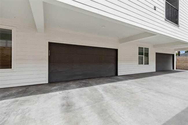 Building Photo - 6144 Oram St