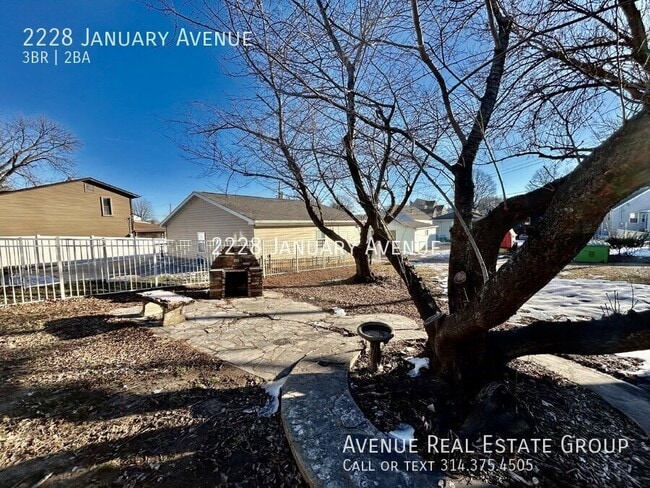 Building Photo - 2228 January Ave