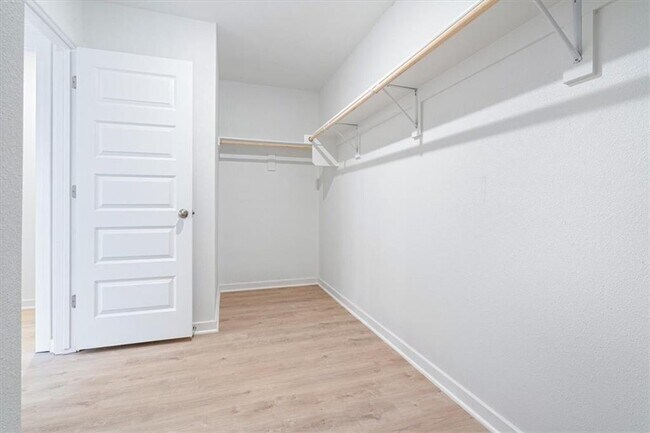 Building Photo - 1051 EMERALD St