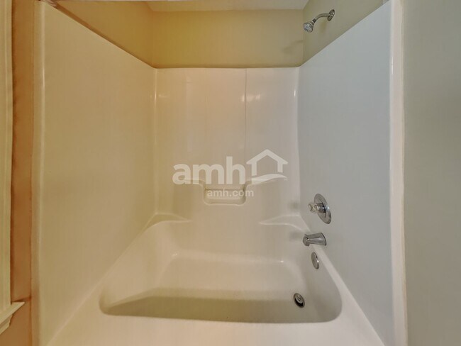 Building Photo - 7355 Sedgebrook Dr W