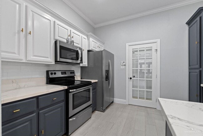 Building Photo - 18 N 5th St