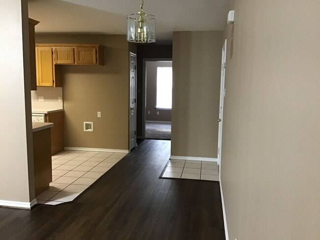 Building Photo - 2/2/2 LAWNCARE INCLUDED - near Hospital Di...