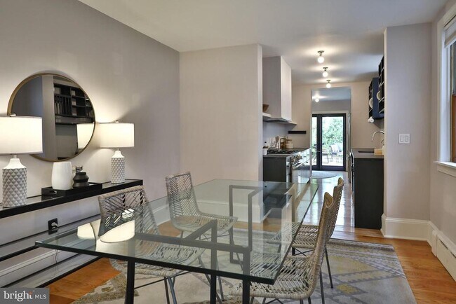 Building Photo - 2805 Poplar St