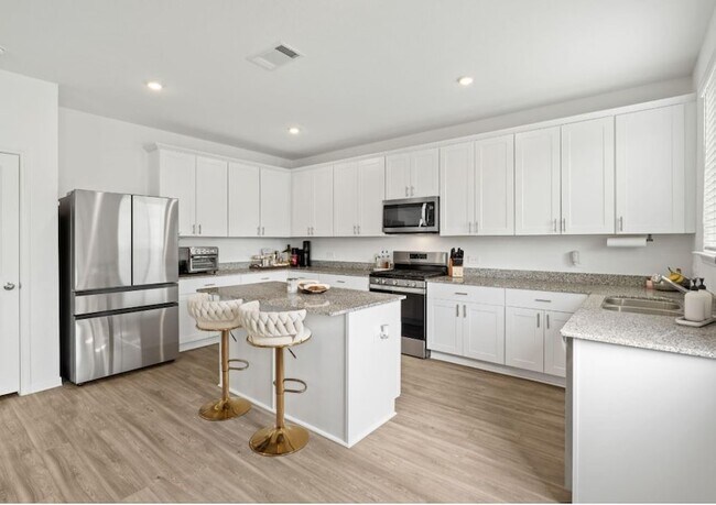 Building Photo - 23543 Powmill St