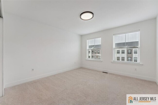 Building Photo - 46 Mariveles Wy