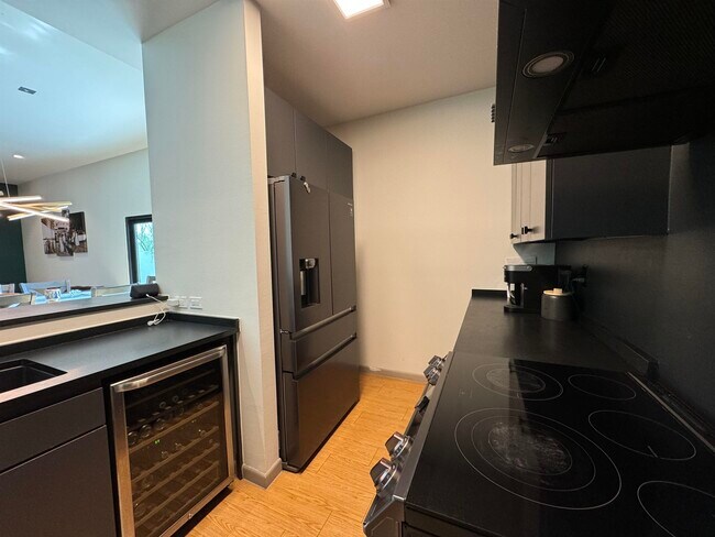 Building Photo - 7219 Rocio Dr