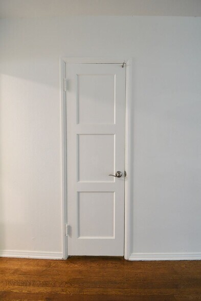 Building Photo - 10919 Camarillo St