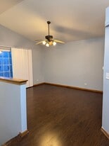 Building Photo - 871 Symphony Dr