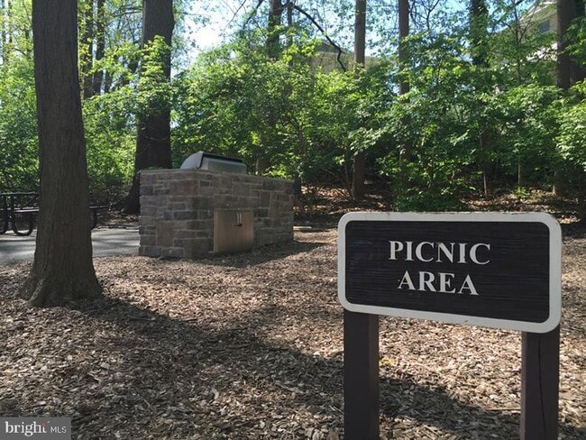 Building Photo - 5225 Pooks Hill Rd