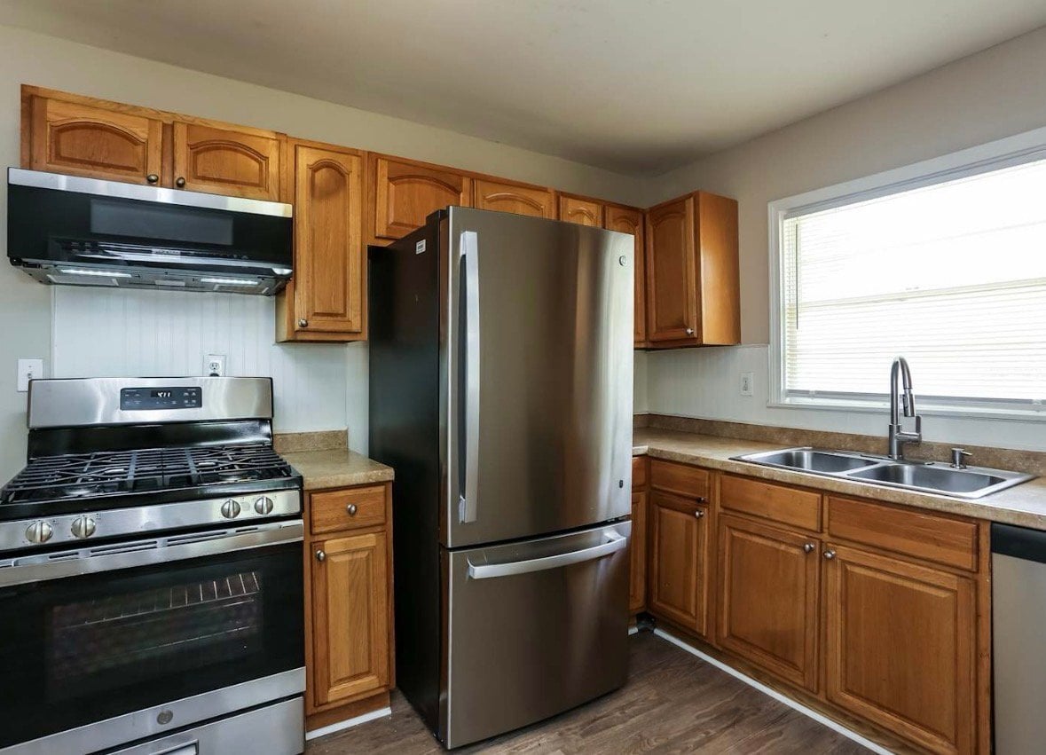 Building Photo - 2121 Cherry Ln