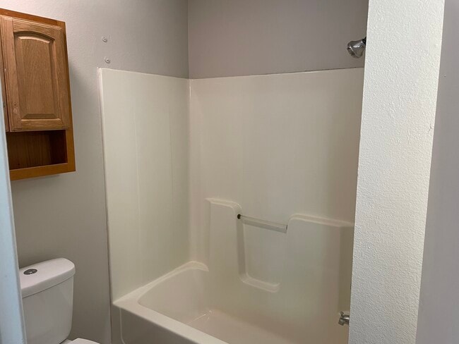 Building Photo - 506 E Robertson