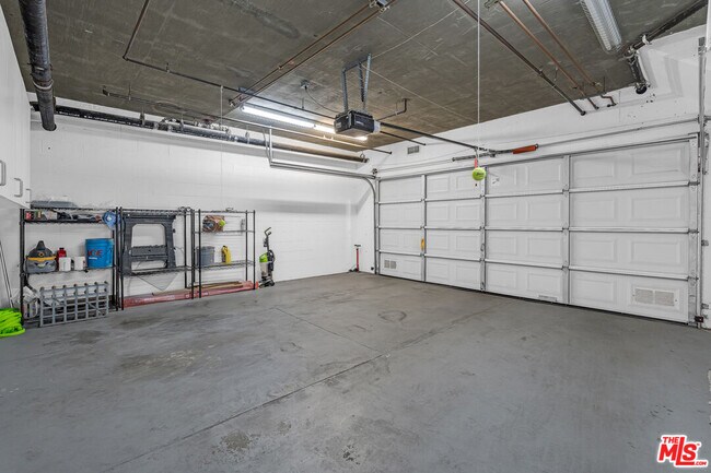 Building Photo - 1022 10th St