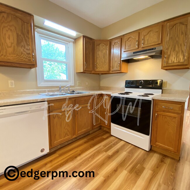 Building Photo - 2624 W 3rd St