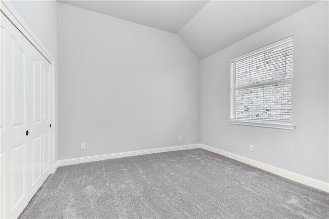 Building Photo - 10005 Loxley Ln