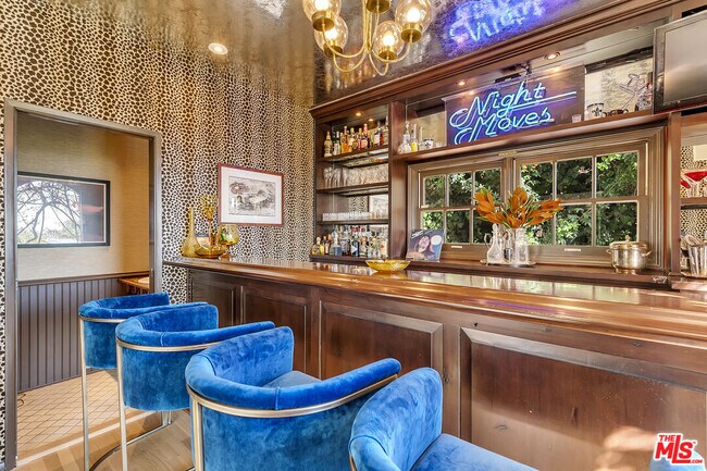 Building Photo - 6203 Temple Hill Dr