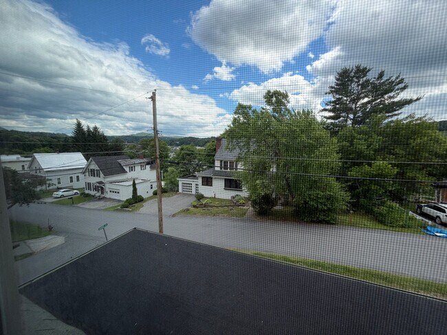 Building Photo - 53 Pleasant St