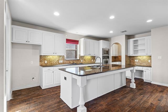 Building Photo - 4542 Carraway Dr