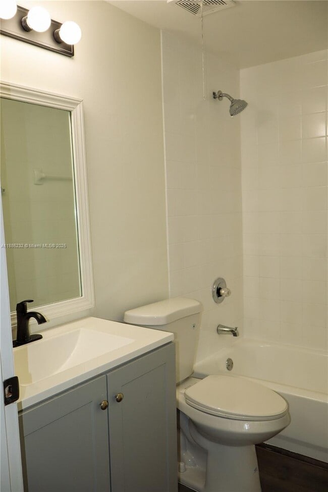 Building Photo - 711 SW 148th Ave