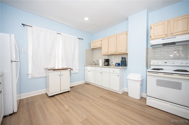 Building Photo - 98 E Delavan Ave