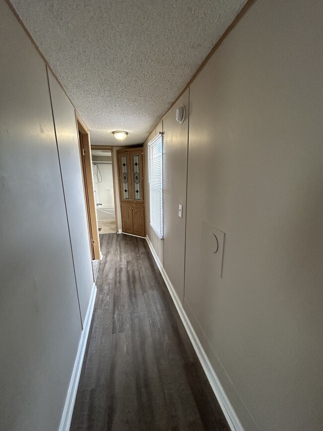 Building Photo - 217 Tyler St