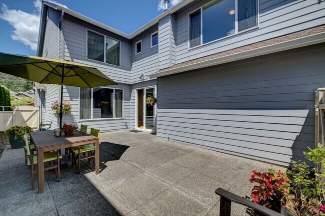Building Photo - 4Bd/2.5Ba Issaquah House