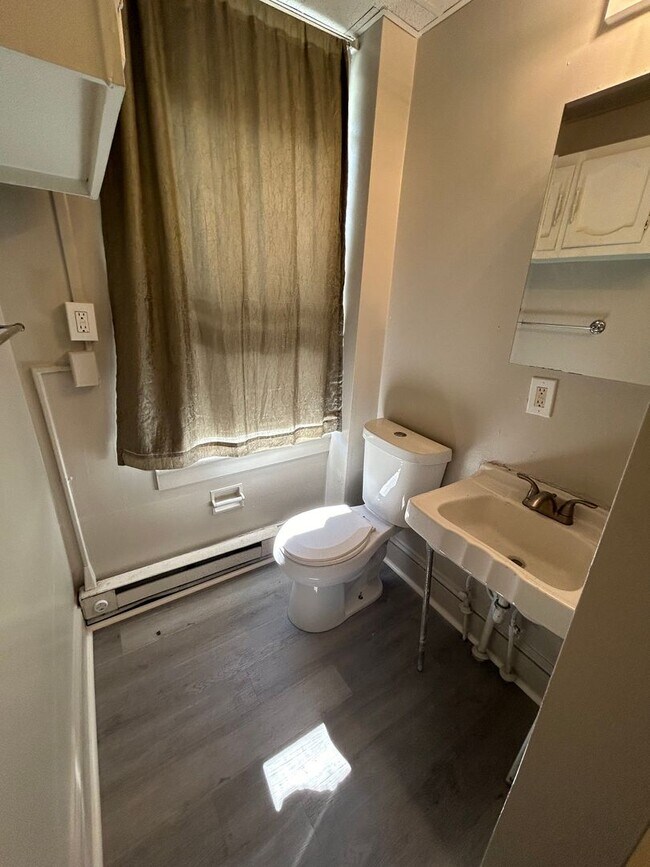 Building Photo - 135 S 10th St