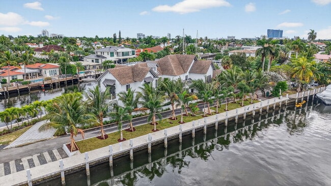 Building Photo - 400 Mola Ave