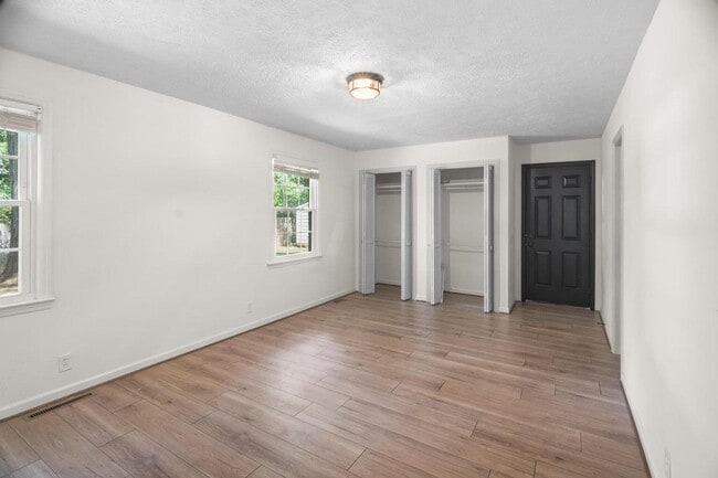 Building Photo - 1416 Two Notch Rd SE