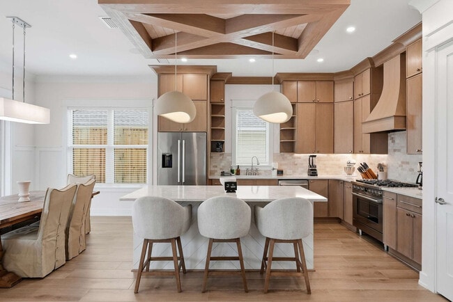 Building Photo - 304 Palm Beach Dr