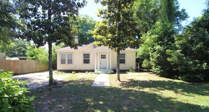 Building Photo - Charming East Hill Cottage | 2BR + Bonus R...