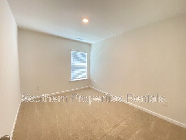 Building Photo - 112 Starlight St