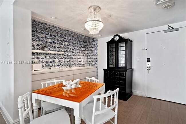 Building Photo - 1100 West Ave