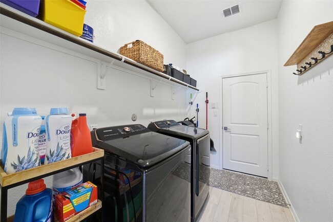 Building Photo - 6618 Nichols Lndg