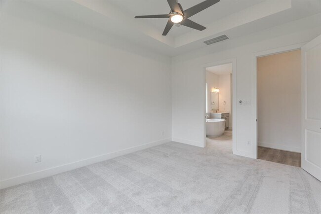 Building Photo - 7134 Carriage Lgt Dr