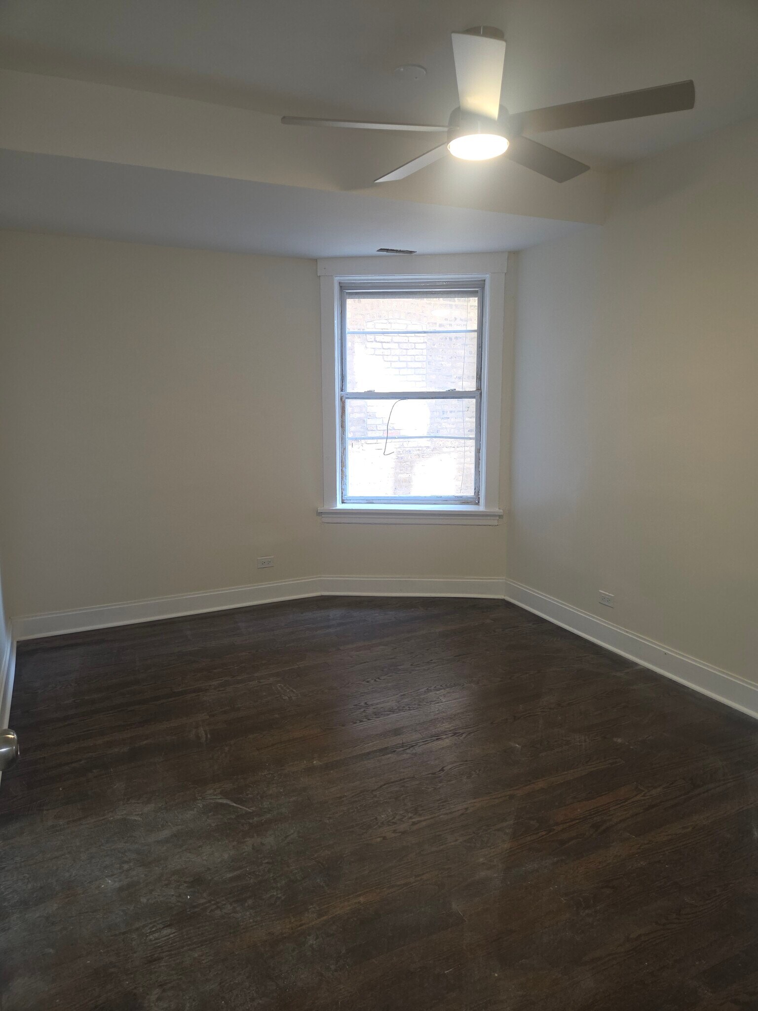 Building Photo - 4650 N Paulina St