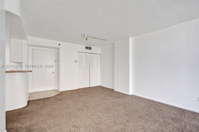 Building Photo - 770 Claughton Island Dr
