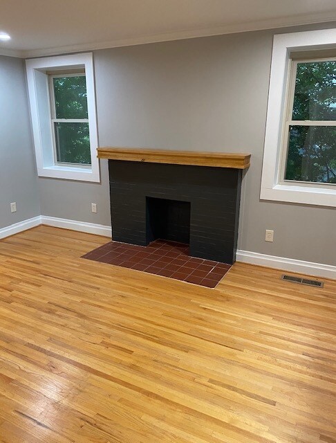 Building Photo - 209 43rd St S