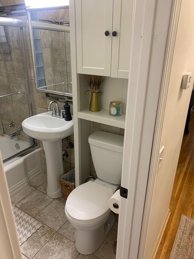 Building Photo - 3321 Bryant Ave S