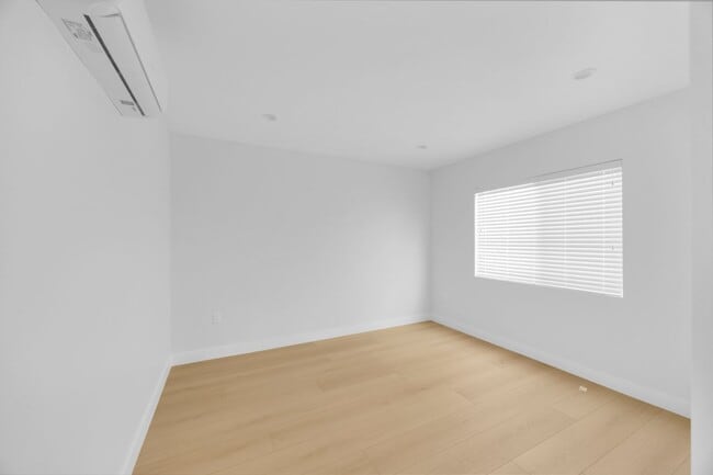 Building Photo - 3 Bedroom, 2 Bathroom Home – Near CSULB