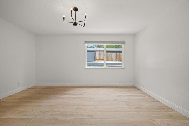 Building Photo - 789 Cañada Rd