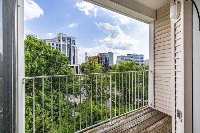 Building Photo - Ideally located near the Metro and Tysons ...
