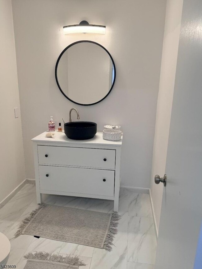 Building Photo - 22 Castle Ridge Dr