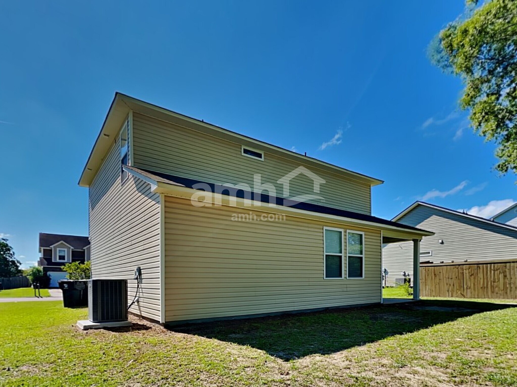 Building Photo - 241 Meadow Wood Rd