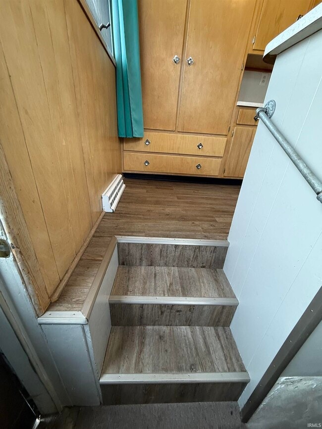 Building Photo - 1333 Hart St