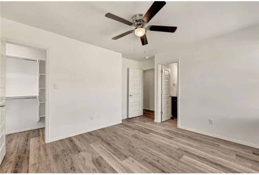 Building Photo - 820 S Benchmark Ln