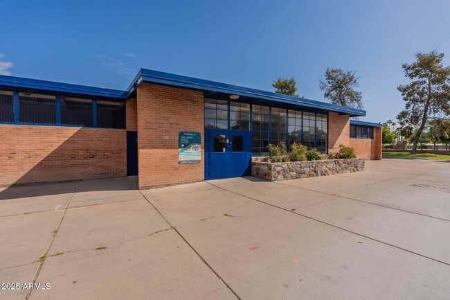 Building Photo - 2214 N 7th Ave