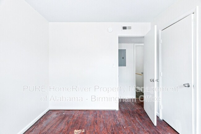 Building Photo - 8017 1st Ave S