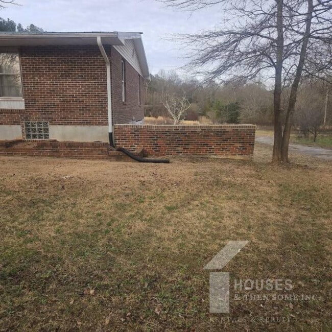 Building Photo - 443 Chastain Rd